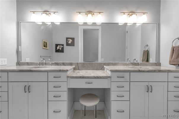 Bathroom, Dual Sink Vanities, Interior