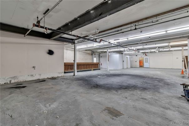 Garage, Interior
