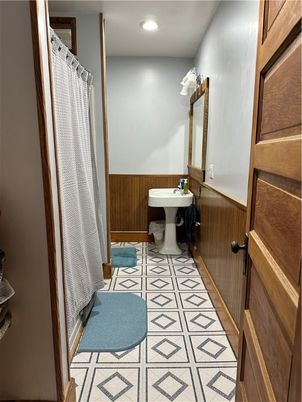 Bathroom, Interior, Recessed Lighting