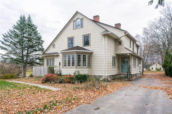 Exterior, Facade, Queen Anne Victorian