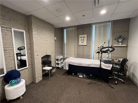 Fitness Equipment, Interior, Recessed Lighting, Stone Walls