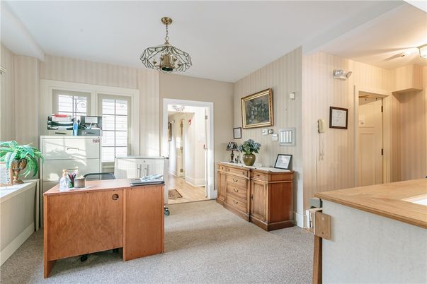 Home Office, Interior