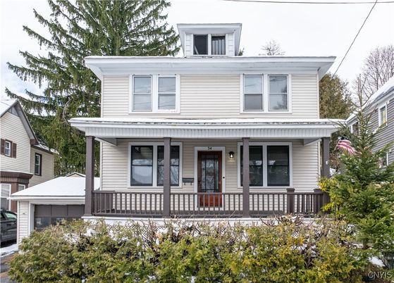 Exterior, Facade, American Foursquare