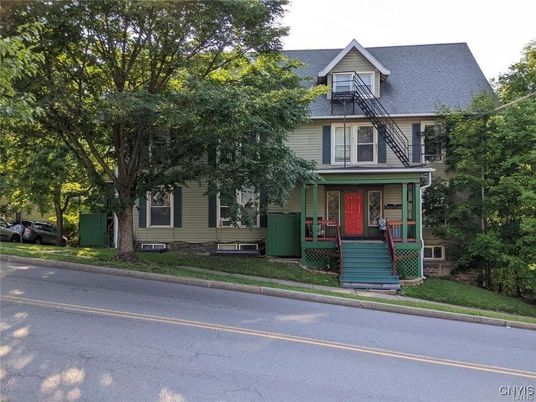 Exterior, Facade, Queen Anne Victorian