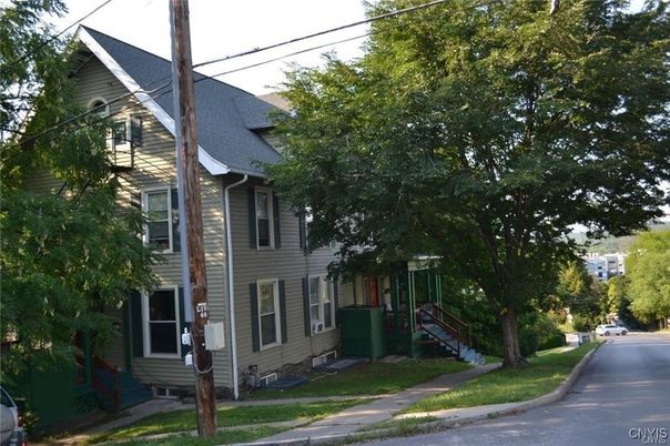 Exterior, Facade, Georgian