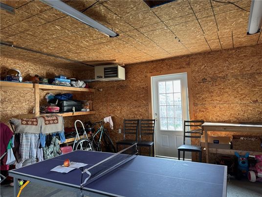 Game Room, Interior