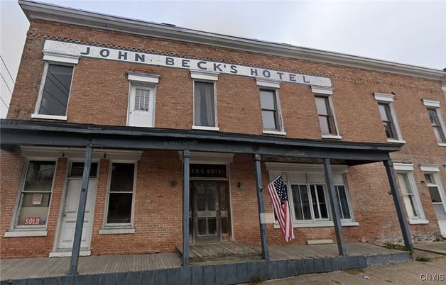 Exterior, Facade, Brick Facade, Rowhouse