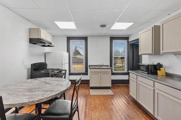 Dining room, Interior, Kitchen, Recessed Lighting, Wood Texture Flooring