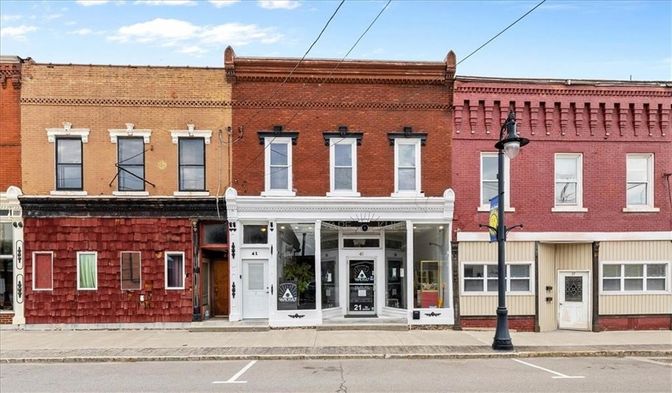 Exterior, Facade, Brick Facade, Rowhouse