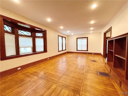 Empty room, Interior, Recessed Lighting, Wood Texture Flooring
