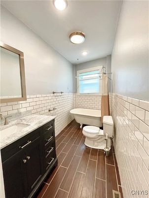 Bathroom, Free Standing Baths, Interior, Recessed Lighting, Wood Texture Flooring