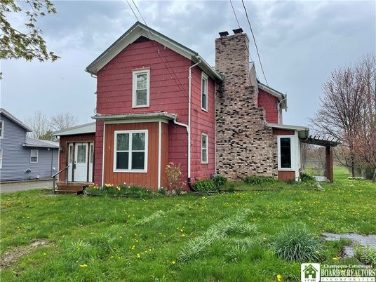 Exterior, Facade, Brick Facade, Queen Anne Victorian