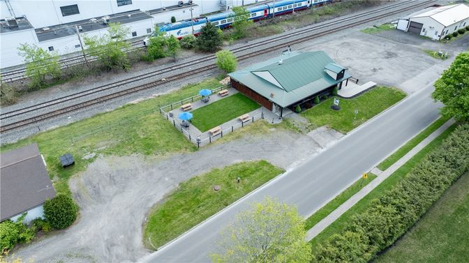 Exterior, Drone