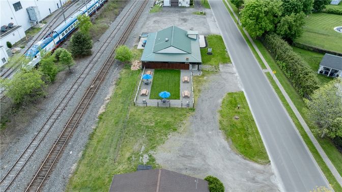 Exterior, Drone