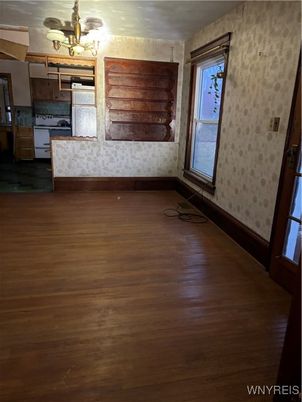 Chandelier, Empty room, Interior, Wood Texture Flooring