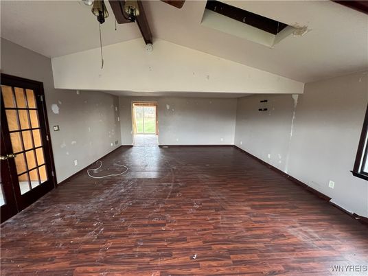 Empty room, Interior, Wooden Beams, Wood Texture Flooring