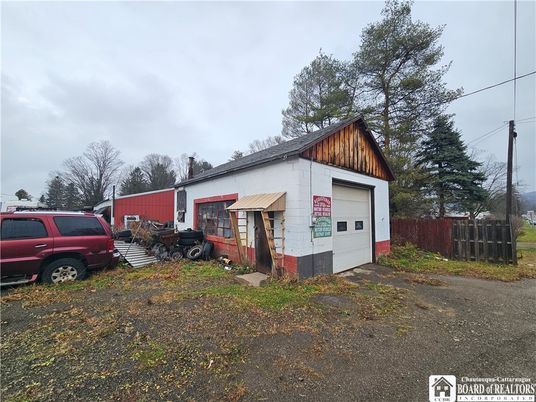 Backyard, Detached Garage, Exterior