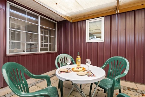 Dining room, Interior