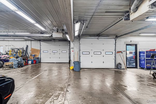 Garage, Interior