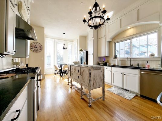 Chandelier, Dining room, Interior, Kitchen, Pendant Lights, Recessed Lighting, Wood Texture Flooring