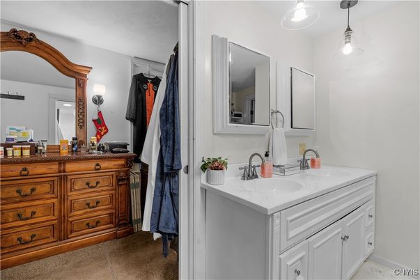 Bathroom, Dual Sink Vanities, Interior, Pendant Lights