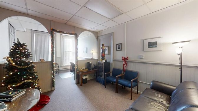 Home Office, Interior