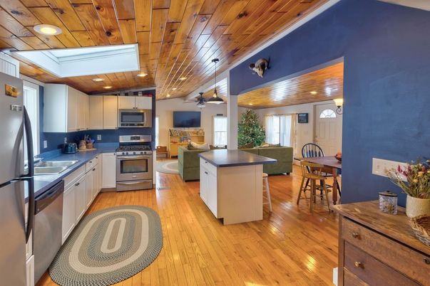Dining room, Interior, Kitchen, Recessed Lighting, Stainless Steel Appliances, Wooden Ceilings, Wood Texture Flooring