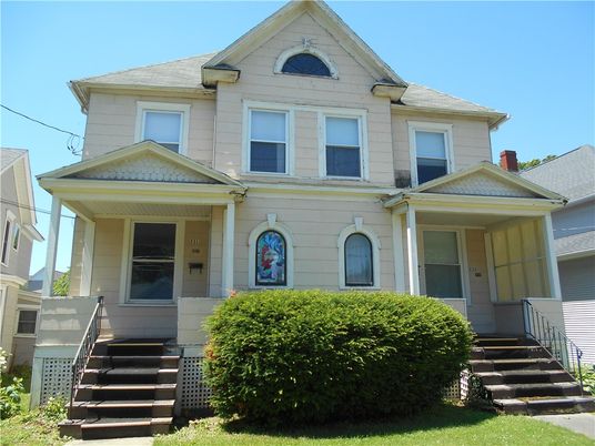 Exterior, Facade, Queen Anne Victorian