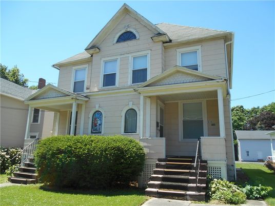 Exterior, Facade, Queen Anne Victorian
