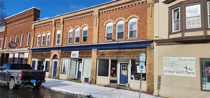 Exterior, Facade, Brick Facade, Rowhouse