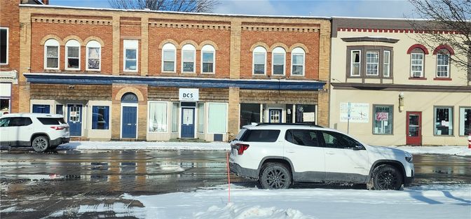 Exterior, Facade, Brick Facade, Rowhouse