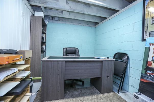 Home Office, Interior