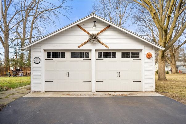 Detached Garage, Exterior