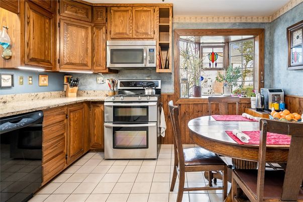 Dining room, Interior, Kitchen, Stainless Steel Appliances