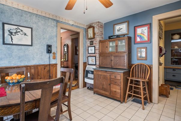 Dining room, Interior