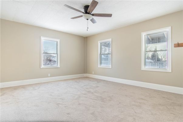 Empty room, Interior
