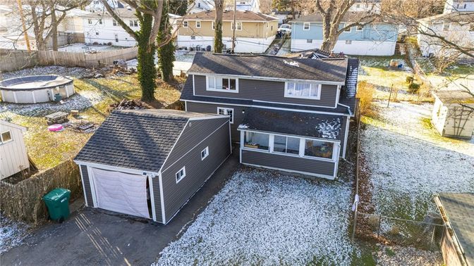 Detached Garage, Exterior