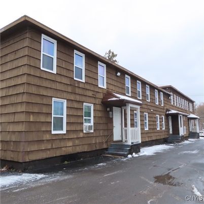 Exterior, Facade, Rowhouse