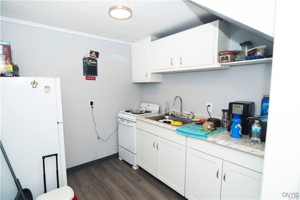 Interior, Kitchen, Washer, Wood Texture Flooring