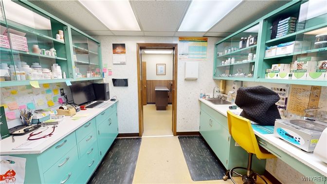 Home Office, Interior