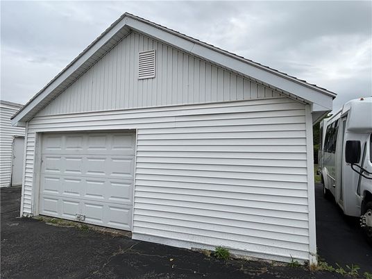 Detached Garage, Exterior