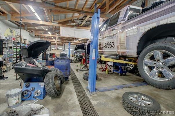 Garage, Interior