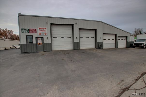 Detached Garage, Exterior