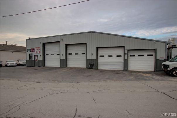 Detached Garage, Exterior