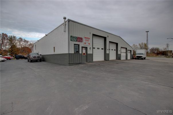 Detached Garage, Exterior