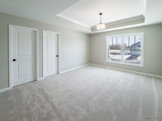 Empty room, Interior, Pendant Lights