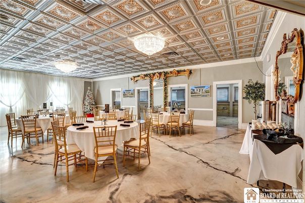 Chandelier, Dining room, Interior