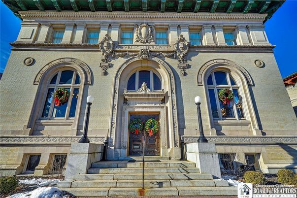 Exterior, Facade, Brick Facade, Rowhouse