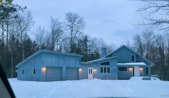 Attached, Exterior, Facade, Farmhouse