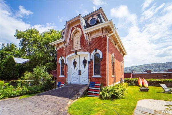 Exterior, Facade, Brick Facade, Queen Anne Victorian